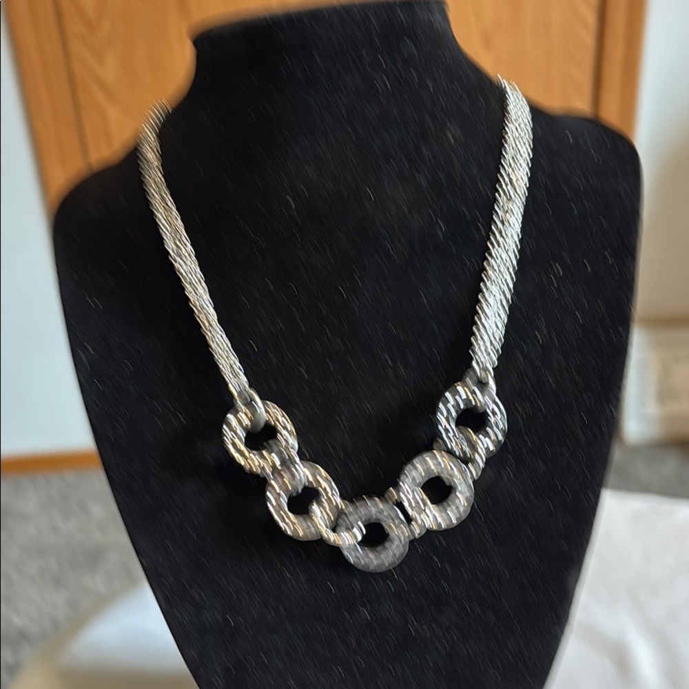 Elegant Silver Chain Link Necklace